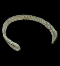 Antiker gedrehter Armreif Armband aus der Bronzezeit 1500 v. Chr. - echt!
