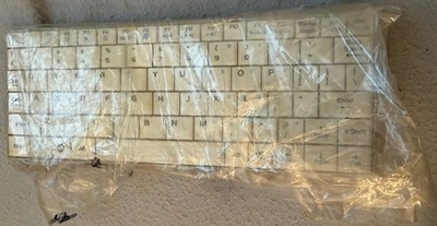 NEW Asus EEE PC 700 701 701SD 900 901 900A 900HD Keyboard Model# MP-07C63US-5281