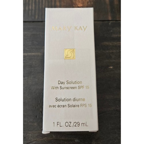 Mary Kay Day & Night Solution SPF 15 Anti-Aging Moisturizer 1 fl oz - Picture 4 of 21
