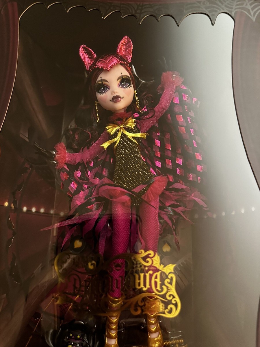 MONSTER HIGH SDCC 2023 DRACULAURA FREAK DU CHIC COLLECTOR DOLL IN 