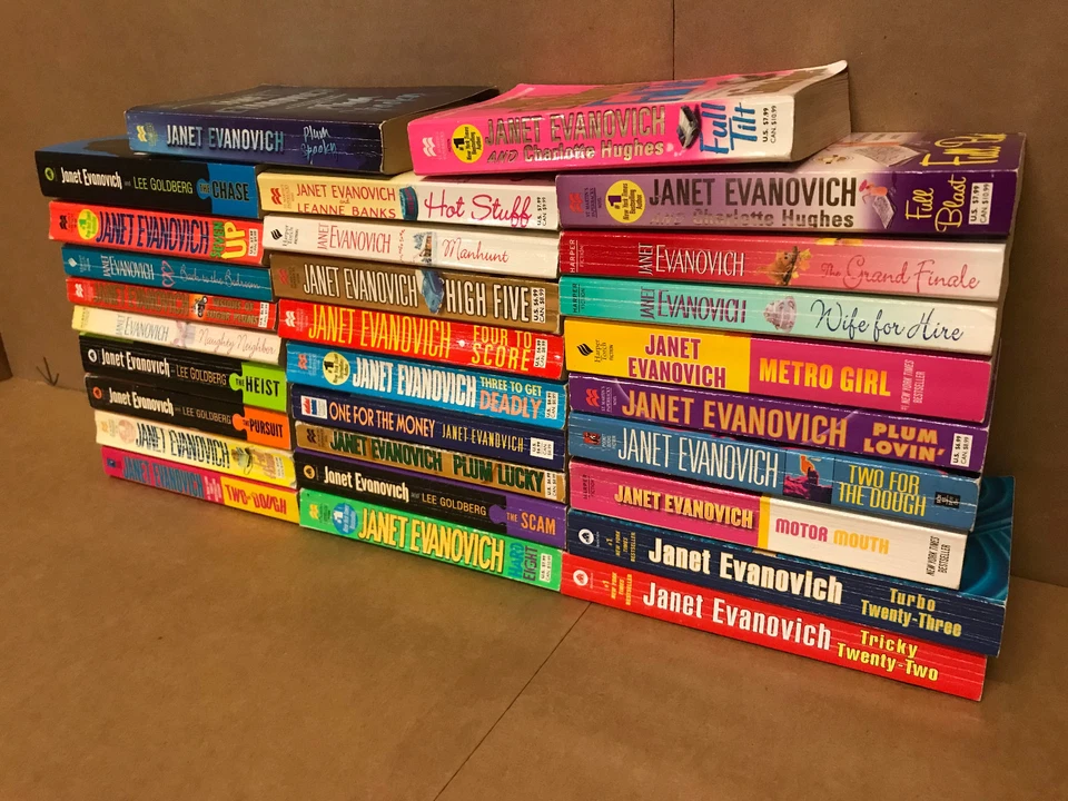 Лот из 10 книг ДЖАНЕТ ЭВАНОВИЧ СТЕФАНИ СЛИВА БАРНАБИ ХОКИНС В МЯГКОЙ ОБЛОЖКЕ*СЛУЧАЙНЫЙ ВЫБОР* - Изображение 2 из 4