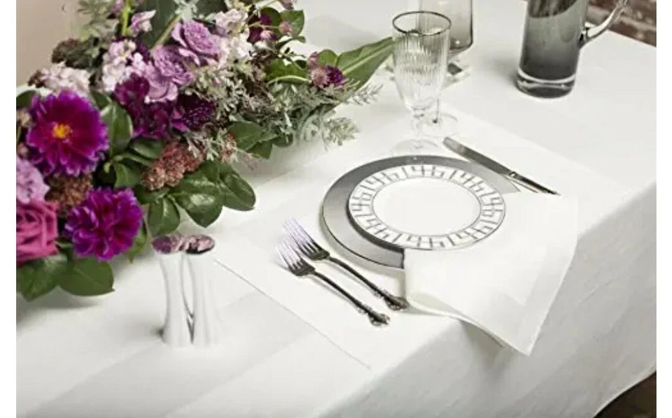 Thomas Ferguson Irish Linen Damask 875 White Satin Band Tablecloth 137 x 229cm - Image 3 of 4