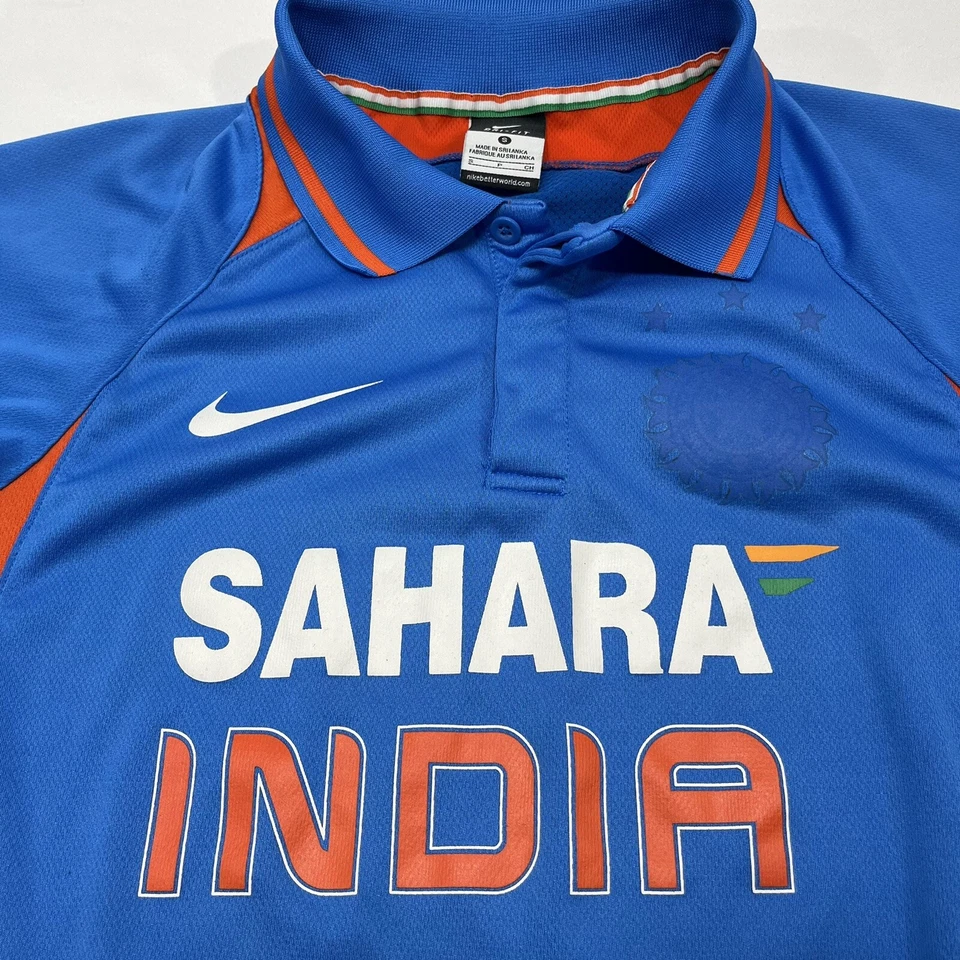 Camisa polo masculina manga curta Nike Dri-Fit Sahara Índia críquete tamanho P azul - Imagem 2 de 4