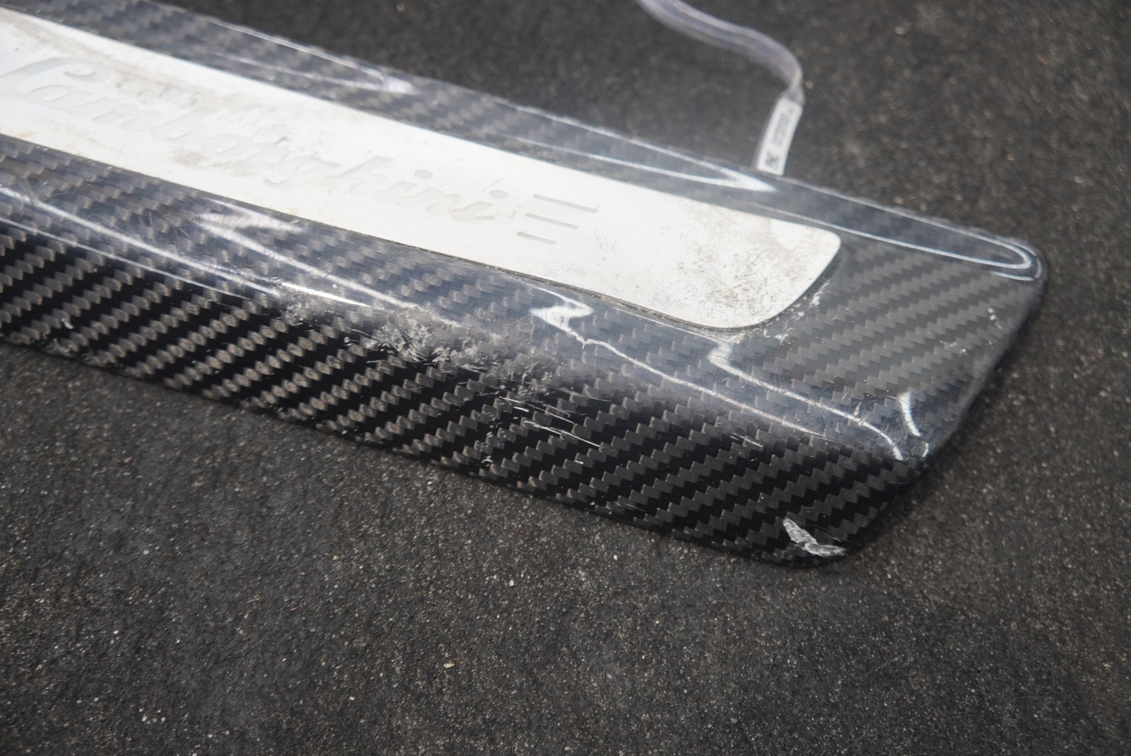Rear Right Door Sill Scuff Plate Carbon Fiber 4ML947418B Lamborghini Urus *Note*
