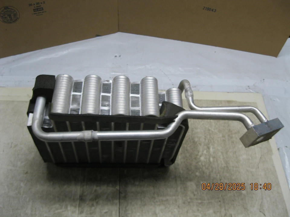 Factory Air 54611 EVAPORATOR COIL (evap coil only, no seals or hardware, dents) Foto 4 de 4