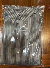 Van Heusen Shirt Mens Size XL Regular Fit Wrinkle Free Button Up Striped EUC
