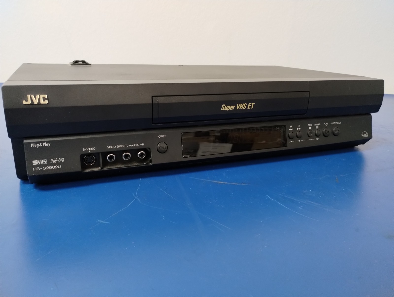 JVC HRS2902U VCR, Black N/A