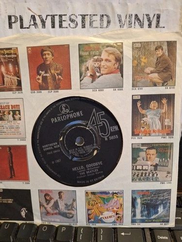 THE BEATLES I AM THE WALRUS / HELLO GOODBYE  VG+ 7"  VINYL  45 SINGLE RECORD