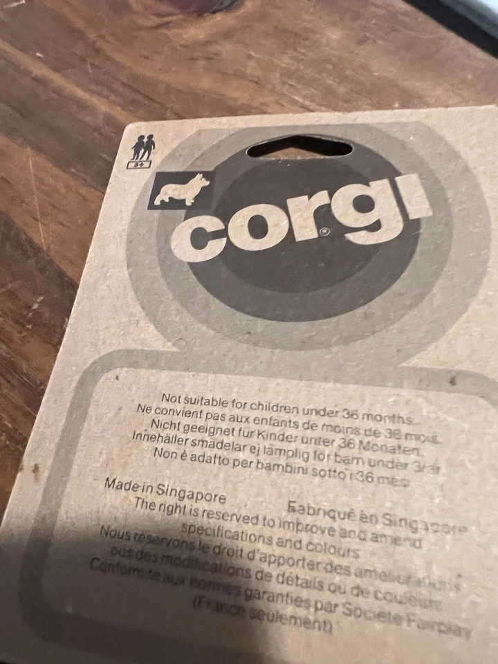 CORGI 1981 Hanna-Barbera Yogi Bear Jeep Diecast Car Yellow MIP Vintage NOS - Image 2 of 2