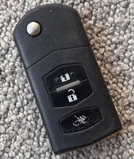GENUINE MAZDA 3 BUTTON REMOTE FLIP CAR KEY FOB - FREE DELIVERY