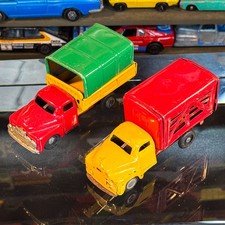 Lot 2 Vtg Japan Tin Friction Trucks   Miniature 3.75  Haulers Litho   ASIS