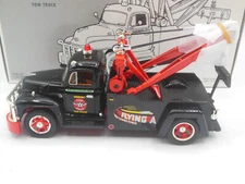 First Gear19-1933 1955 Diamond T Tow Truck Flying A  1:34 Scale