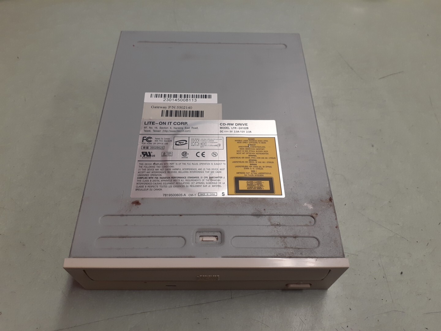 LITE-ON IT LTR-24102B CD-RW IDE Drive Gateway 5502140 - Beige Bezel