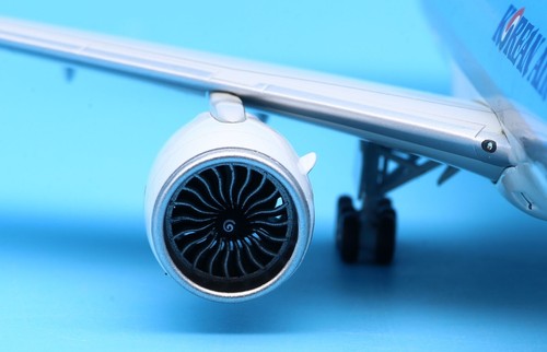 JC Wings 1:200 Korean Air Cargo Boeing B777-200LRF Diecast Aircraft Modelo HL8077 - Imagen 16 de 19