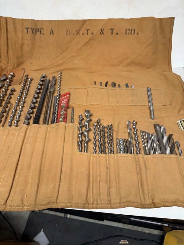 CLOTH POUCH WITH 36 DRILL BITS M S T & T TYPE A. RR