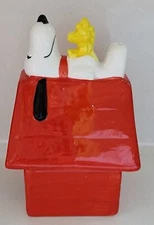 Peanuts  Snoopy & Woodstock Classic Dog House Ceramic Salt & Pepper Shakers NEW
