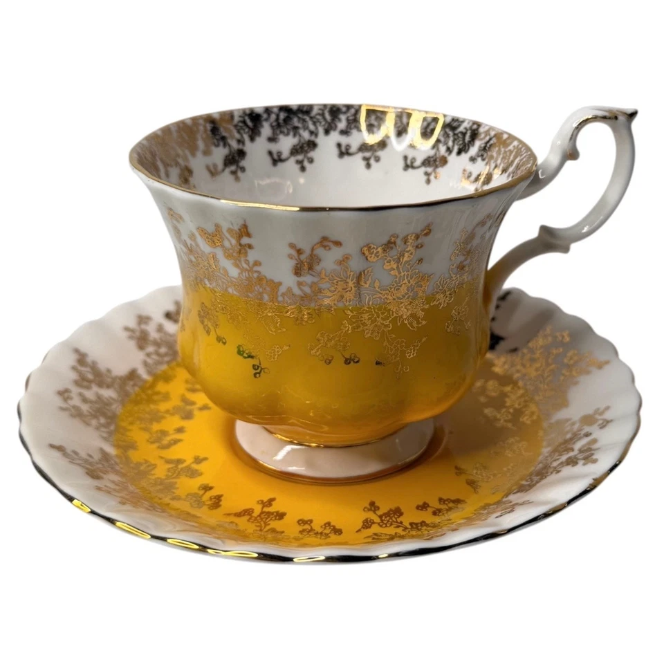 Royal Albert Regal Series TEA CUP & SAUCER SET Gold Yellow Bone China Scalloped - Image 4 of 4