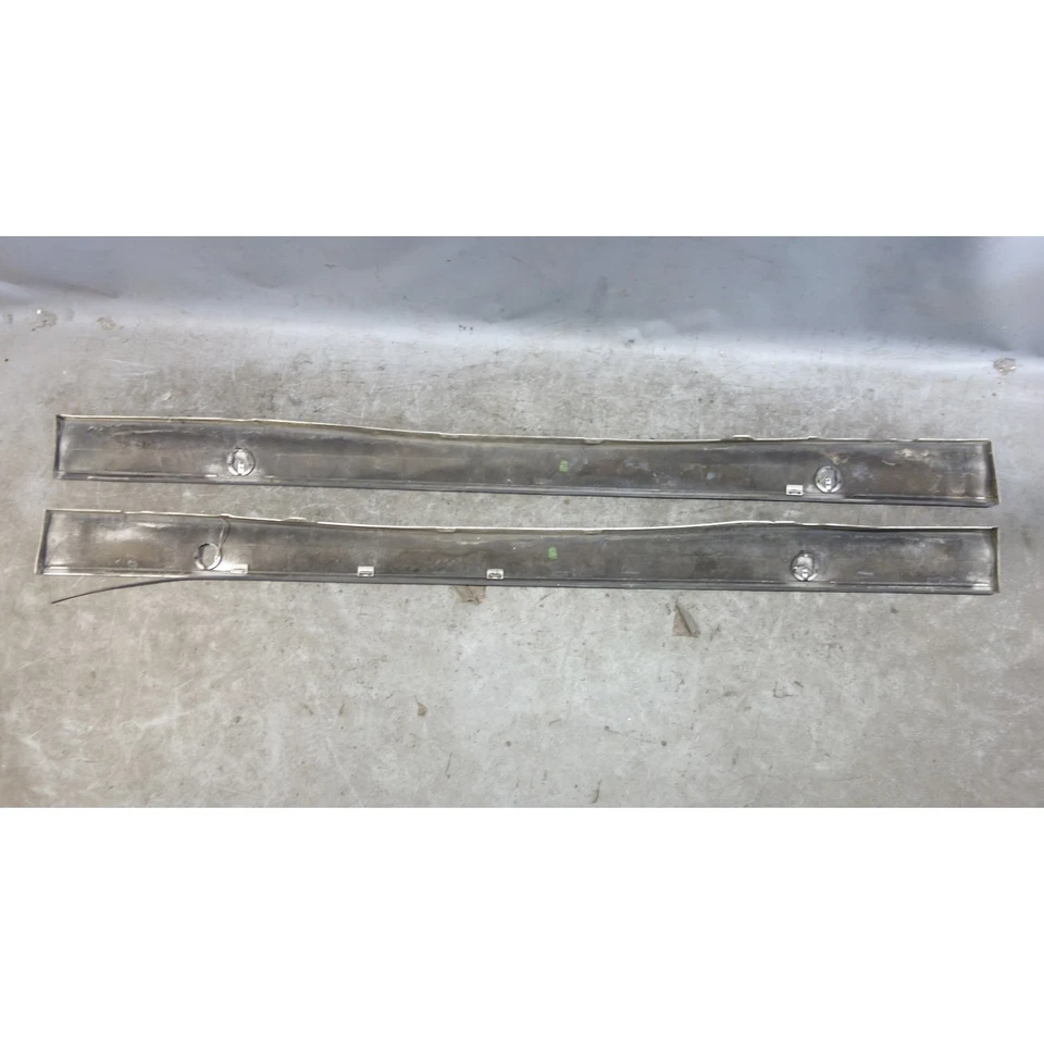 Par de paneles basculantes faldón lateral BMW E36 serie 3 1992-1999 plata titanio fabricante de equipos originales Foto 2 de 4