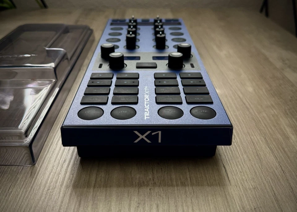 Native Instruments Traktor X1 MK3 – Rare Custom Color - NEW - Image 2 of 4