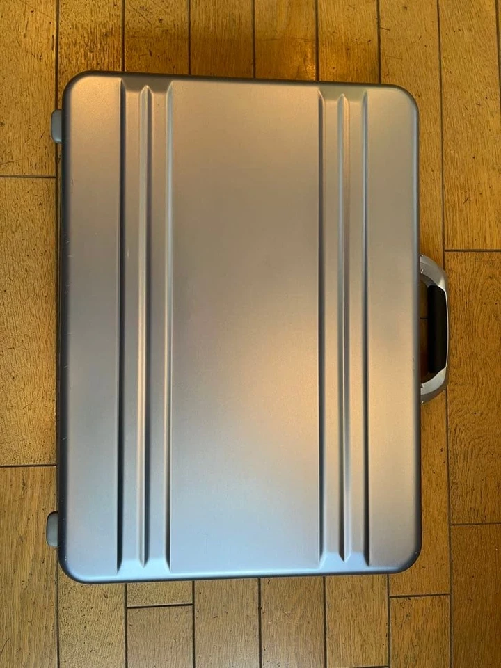 Maletín rígido Zero Halliburton Attache Case azul plateado aluminio Foto 3 de 4