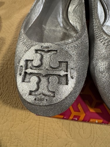 Tory Burch Reva Ballet Flats Bright Silver Suede Leather Slip On Size 8.5 - Picture 3 of 11