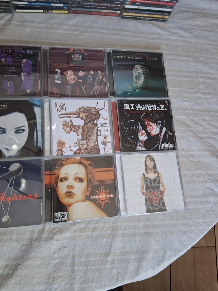 lot of 202 USED CDs!!. mixed pile, Rock, pop, Metal, etc. offers accepted!!. Foto 3 de 4