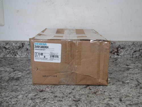New Siemens 3VA91380DK84 Sentron Circuit Breaker Variable Depth Flange Operator - Picture 4 of 5