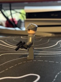 LEGO Star Wars Imperial Officer Minifigure 75055 sw0582 with blaster.