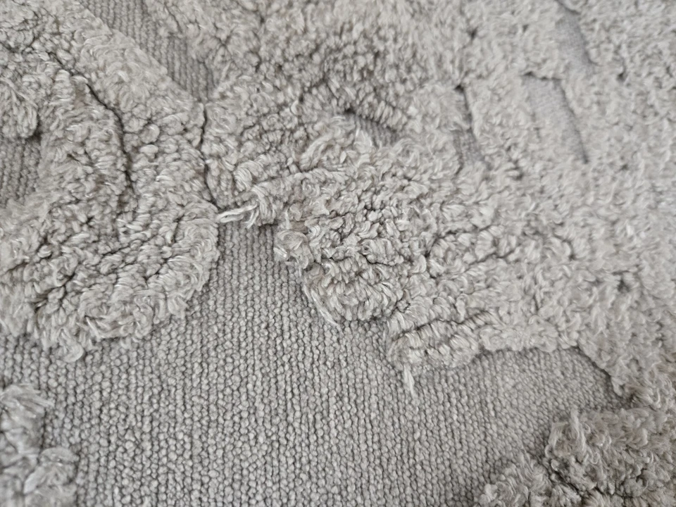 2 fundas de almohada cuadradas Pottery Barn Natalia chenilla jacquard 22x22 gris Foto 3 de 4