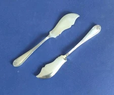 Pair of Louis XVI Pattern Mappin & Webb 1900 PrincessPlate Butter Knife Spatulas