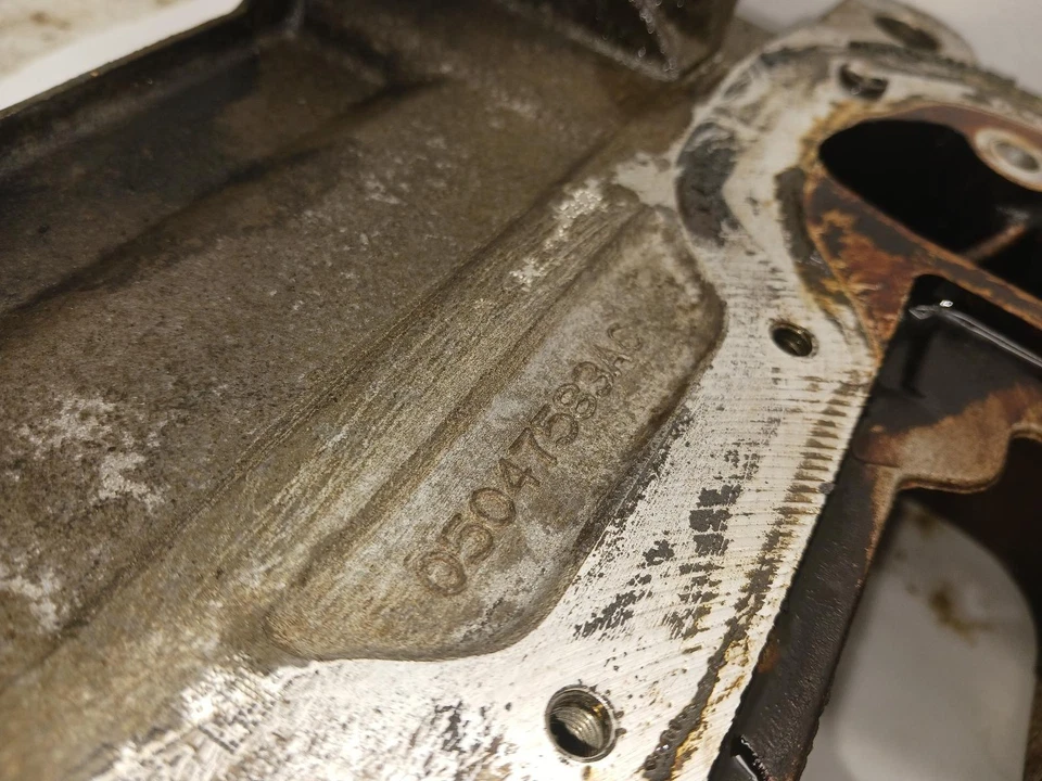 '11-'14 CHRYSLER 200 upper Oil Pan 2.4L OEM 6 Month Warranty! - Imagem 3 de 4