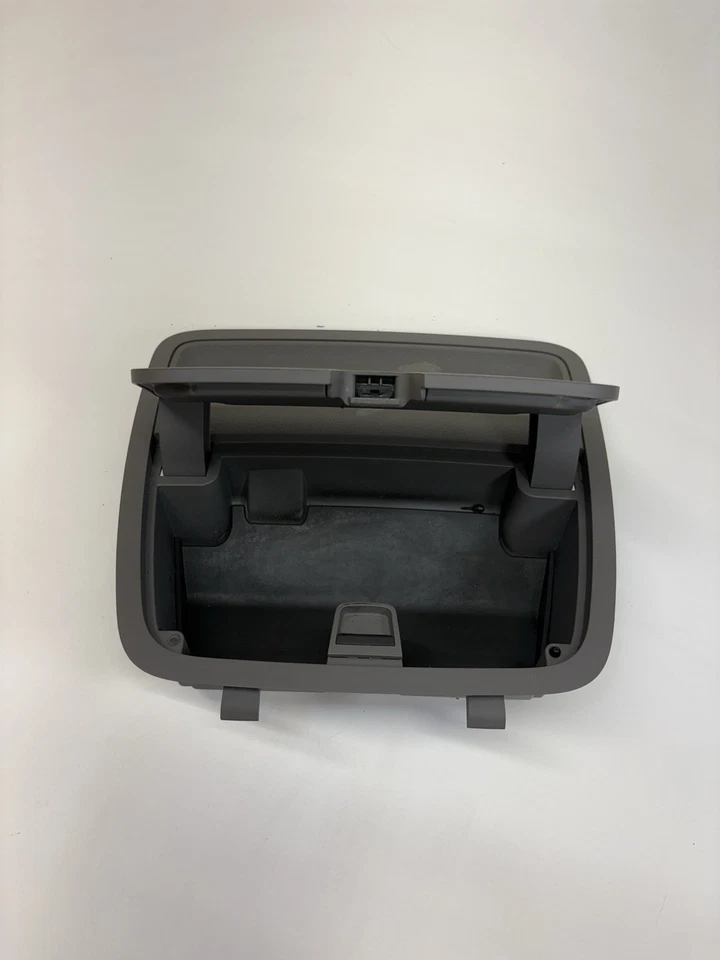 Tampa do compartimento de armazenamento console central Chevrolet Traverse 2015 OEM cinza - Imagem 2 de 4