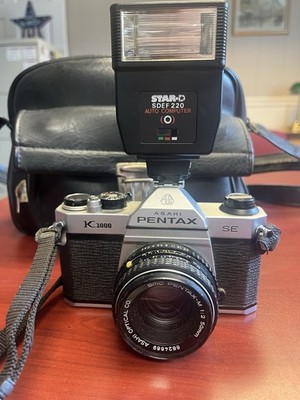 PENTAX K1000 SE Silver 35mm SLR Film Camera Kit w/ Lenses, Flash, Case