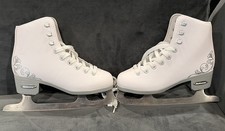 Girl s White Figure/Ice Skates Bladerunner Size 13J with Blade Length Of 7 2/3