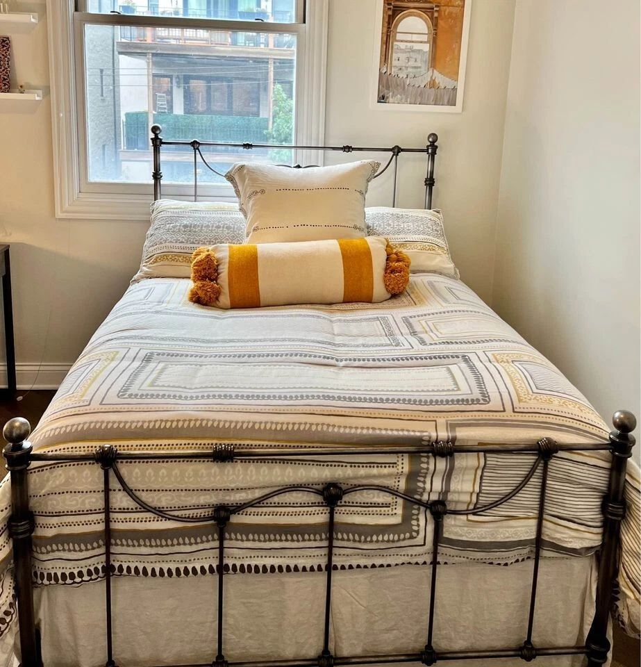 Used pottery on sale barn bed