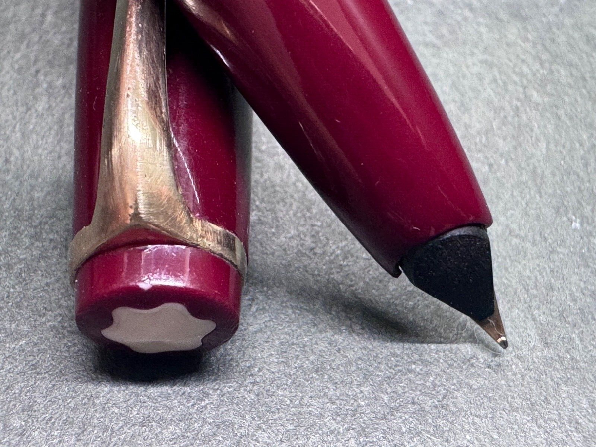 MONTBLANC No.24 Burgundy Bordeaux Vintage Pist-Fill Fountain Pen