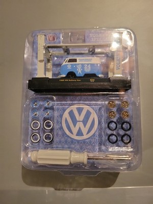 M2 Machines 2023 Volkswagen 1960 VW Delivery Van Model Kit R59 1:64 Kombi 
