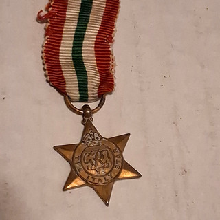 WWII (1939 45) Italy Star Medal Original with Red White Green Ribbon