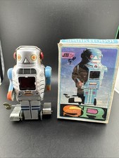 SPARK ROBOT JMT 36 MECHANICAL ROBOT WIND UP SPACEMAN SPACE TOY WITH BOX   