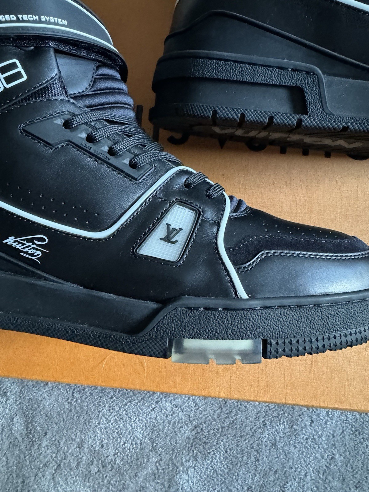 LOUIS VUITTON LED LIGHT UP X480 FIBER OPTIC LV  SNEAKER  VIRGIL ABLOH UK10 image 5