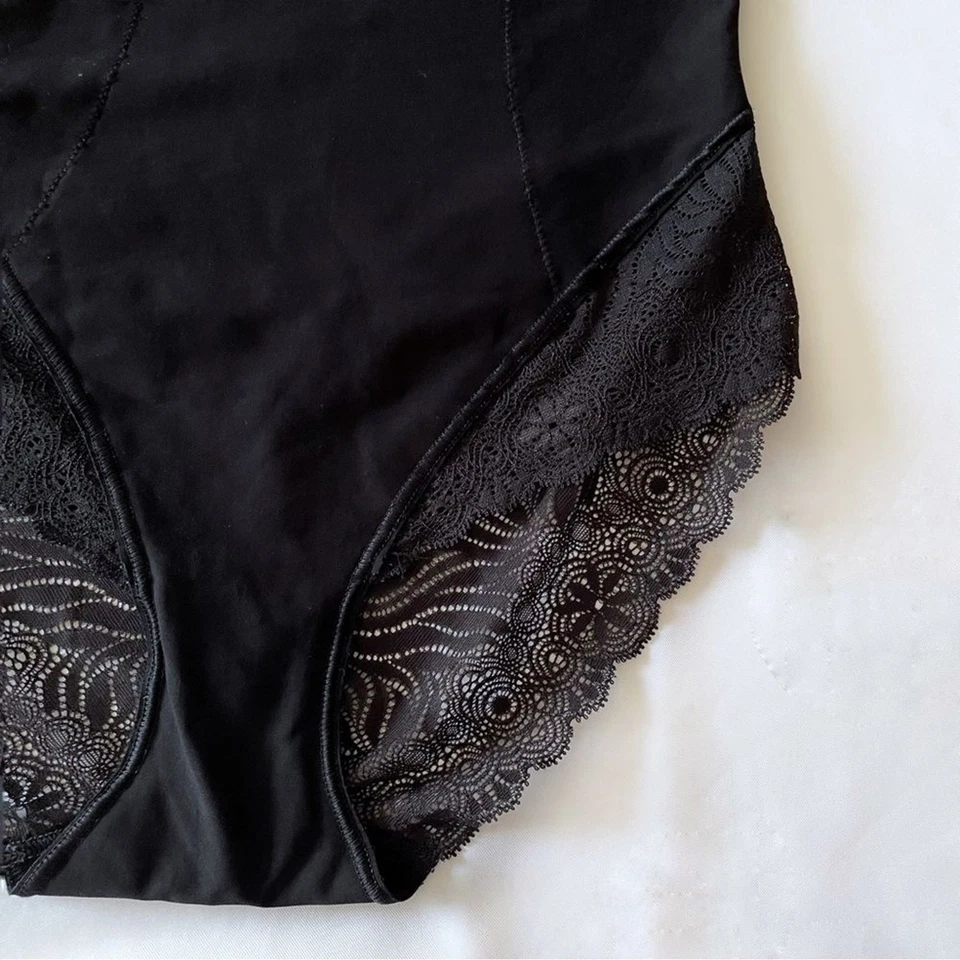 Simone Pérèle modelador preto cintura alta com acabamento de renda - lingerie de luxo EUA XS - Imagem 4 de 4