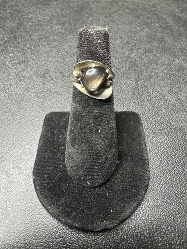 VINTAGE Sterling Silver 925 Oval Black Sapphire Bezel Ring Unique Design Jewelry