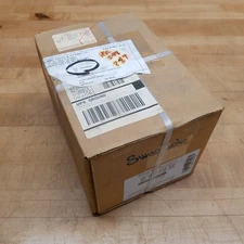 Swagelok SS-1610-F16-300 Flange Adapter, 1" Swagelok Tube Fitting - NEW