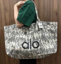 NWT Large Alo Yoga Gray Tie-Dye Canvas Tote Bag Fashion Accessory Travel GYM NEW