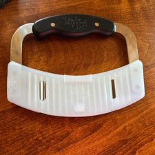 Retired Pampered Chef Crinkle Cutter Stainles...