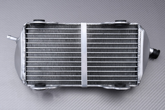 Radiateur droit GASGAS EC 300F pour affronter les pistes de cross et franchissements extrêmes
