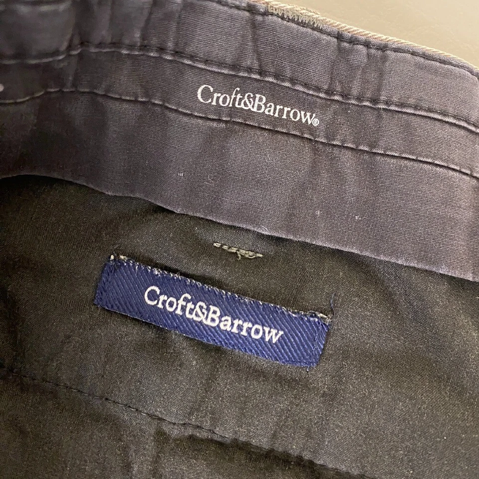 Croft & Barrow Khaki Pants Trousers Men's 44x32 Gray - Beige Relaxed Fit Cotton - Image 3 of 4