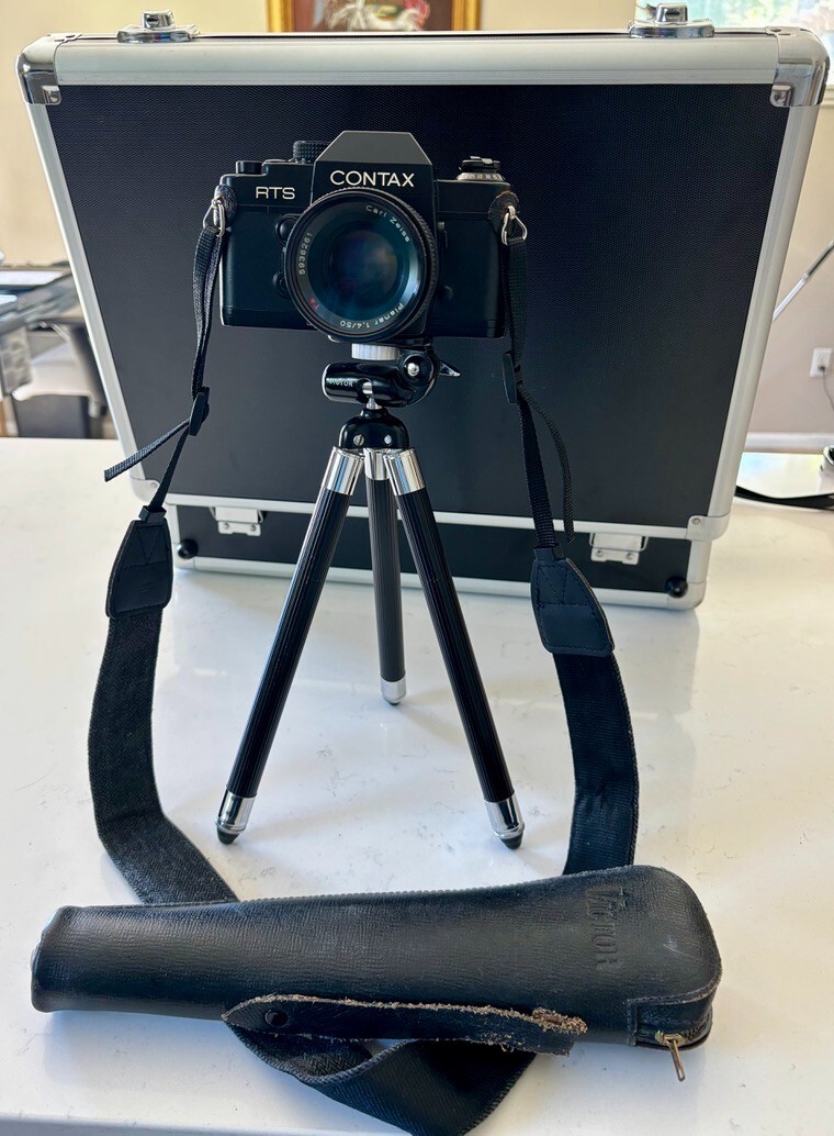 Contax RTS Film Camera With 50mm f/1.4 Carl Zeiss Planar
