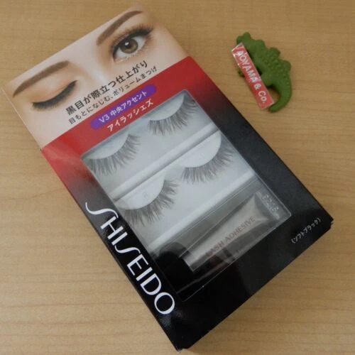 Pestañas Postizas Negras Shiseido y Adhesivos