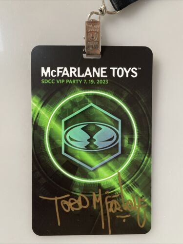McFarlane Toys SDCC VIP Party Badge Signed by Todd McFarlane SPAWN Collectible - Picture 1 of 4
